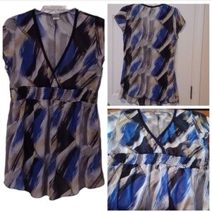 🍭🌺Siren Lily Blue and White Wrap Blouse